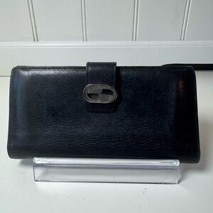 Gucci Women’s Black Leather Long Wallet With Silver Hardware